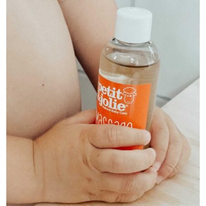 Petit & Jolie baby massage olie 100 ml sfeerfoto